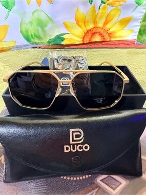 Duco Model DC3032 Gold Frame Black Lens Sunglasses